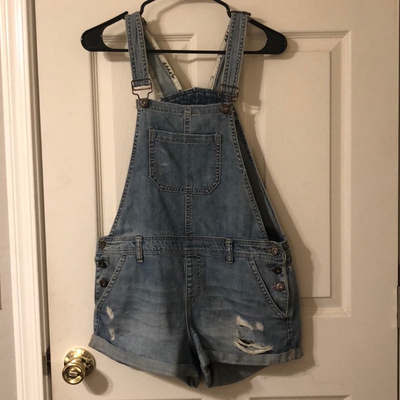 comfy short overalls